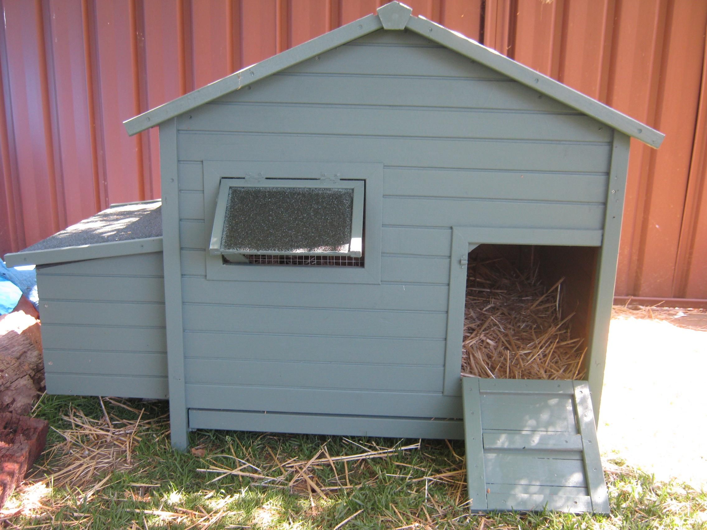 Deluxe Roomy Chicken Coop Crazy Sales