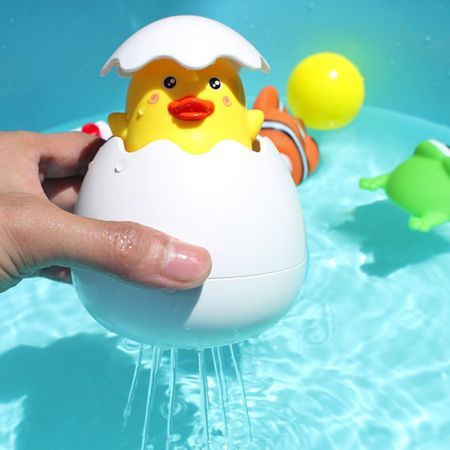 2 Duck And Penguin Set Bath Toys Bathtub Toy for Kids Fun Spray Hatching Eggs