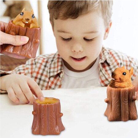 Fun Squirrel Cup Squeeze Toy,Decompression Tree Pen Holder