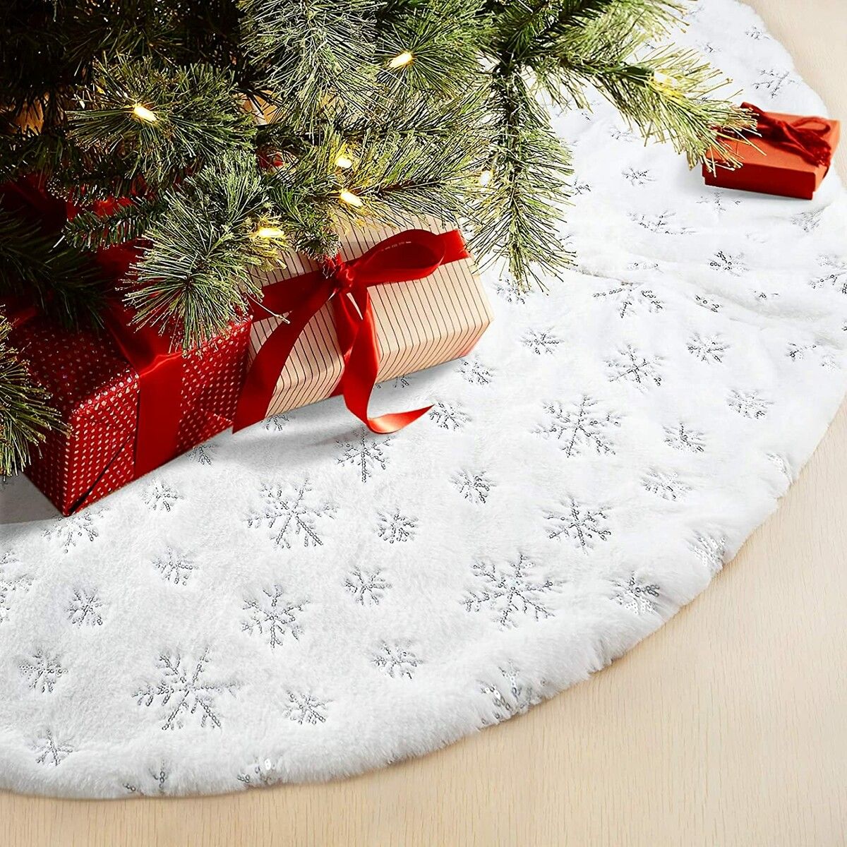 48 Inches Christmas Tree Skirt for Xmas Tree Holiday Party Decoration White Plush Gold Sequin Snowflake (Silver)