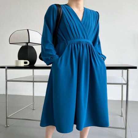 2023 New French-style Long Sleeve Pleated Dress Gentle V-neck Gathered Waist Pleated Dress