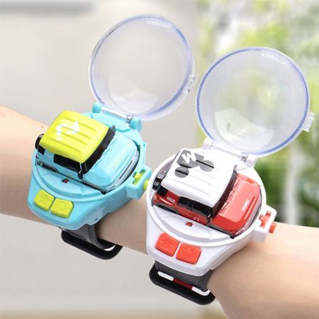 4DRC NEW C17 Mini Watch RC Control Car Hot Sales Children's Cute Cartoon Electric Car Small Cool Colorful Lights Red