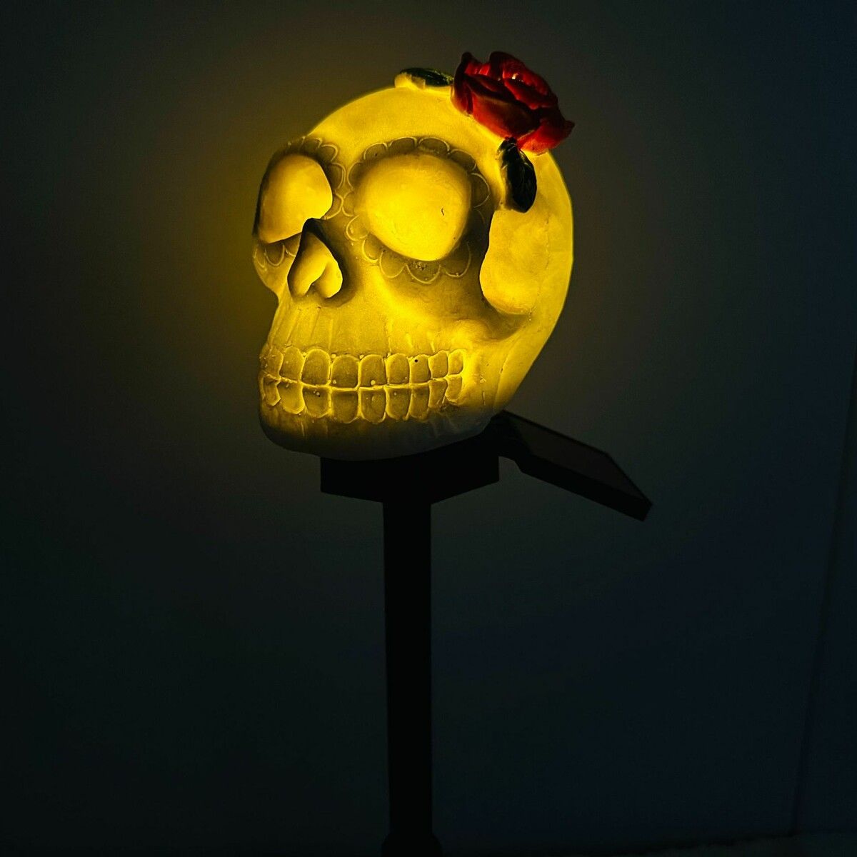 Halloween Skull Pathway Lights, Garden Stake Lights Halloween Outdoor Decorations, Waterproof  3D LED Skull Halloween Decor for Yard Porch Lawn Pathway Garden