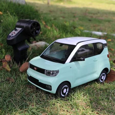 WPL D32 D22 1/16 2.4G Mini RC Car 4CH Off-Road Remote Control Drift High Speed Car With Led LightsYellow
