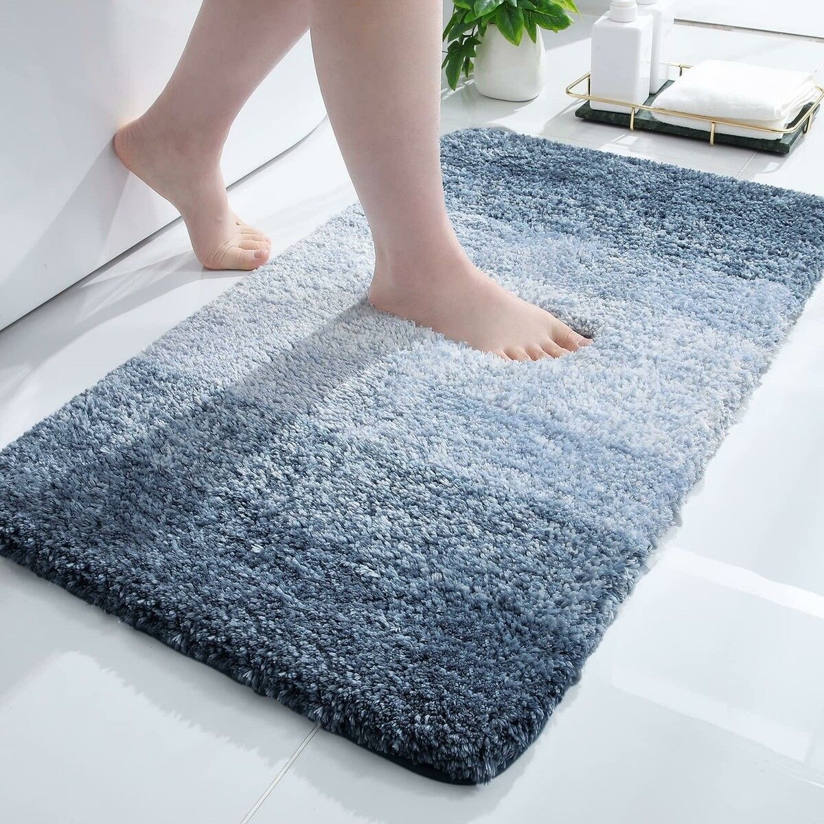 Non-Slip Plush Shaggy Bath Mat Rug: Machine Washable and Dryable, Perfect for Bathroom Floors (40*60cm, Blue)