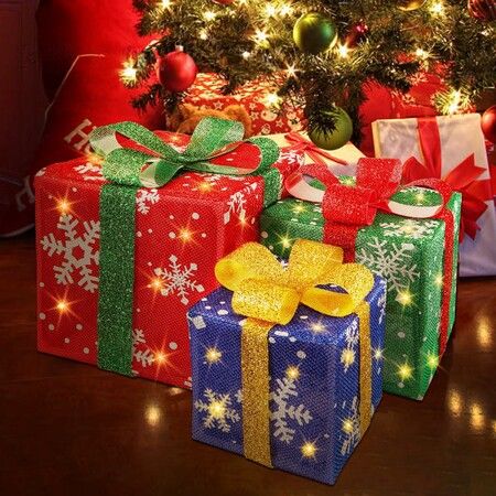 Christmas Lighted Gift Boxes 3 Pack SNOWFLAKE BOW Lighted  Boxes Light Up Present Boxes Decorations for Indoor Outdoor Battery Operated LED Light Up Gift