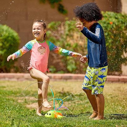 Outdoor water sprinkler clearance toys