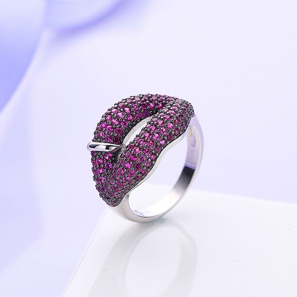 S925 Sterling Silver Stone Crested Fashion Lips Ring with Piercing