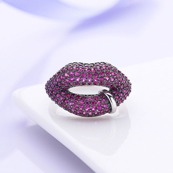 S925 Sterling Silver Stone Crested Fashion Lips Ring with Piercing