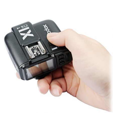 Godox X1T - C Professional TTL Multi-channel Triggering 2.4GHz Wireless Transmission Flash Trigger for Canon EOS Series Cameras