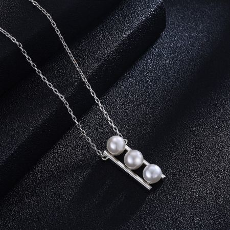 S925 Sterling Silver Necklace with 3 Pearl Pendants