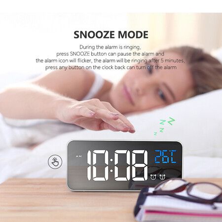 Smart electronic alarm clock creative LED portable electronic watch snooze multiple sets of alarm clock can be charged