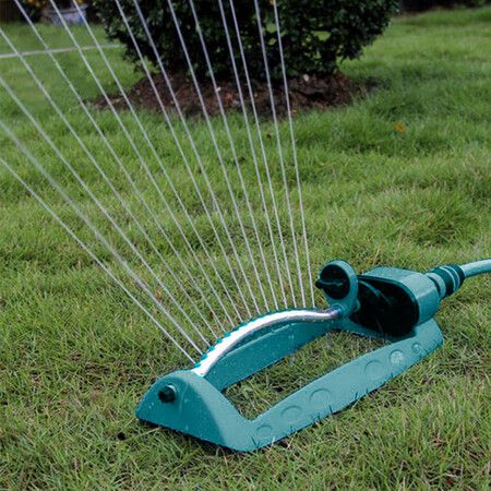 15 Holes Adjustable Alloy Watering Sprinkler Sprayer Oscillating Oscillator LAutomatic Water Sprinklers Lawn Irrigation