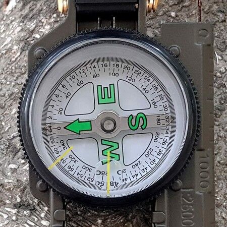 Multifunctional Military Compass, Waterproof and Shakeproof Compass for Outdoor Camping Hiking