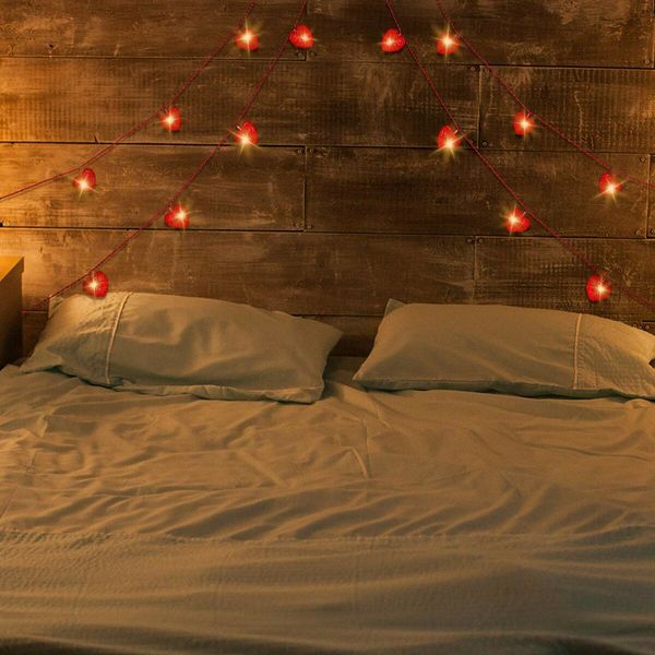 3M 20 LED Heart String Lights Valentines Day Heart Plastic Light Set Battery Operated Fairy String Lights for Valentines, Wedding, Christmas, Birthday Party Decor (RED)