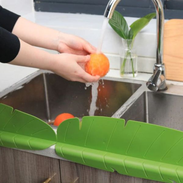 Leaf Shape Sink Splash Guard For Kitchen Bathroom Toilet Anti-water Board