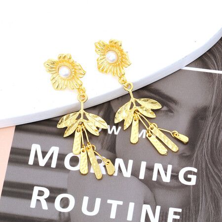 Bohemian-style Long Metal Flower Tassel Earrings Gold-colored Floral Pierce Stud