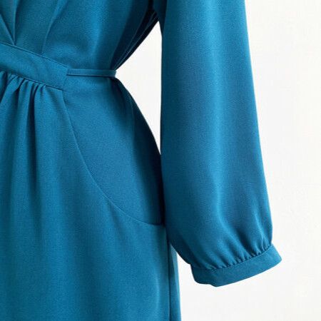 2023 New French-style Long Sleeve Pleated Dress Gentle V-neck Gathered Waist Pleated Dress