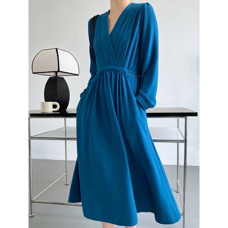 2023 New French-style Long Sleeve Pleated Dress Gentle V-neck Gathered Waist Pleated Dress