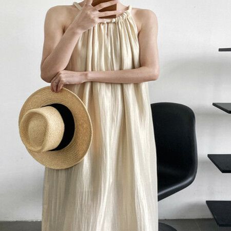 Loose-fitting Off-shoulder Sleeveless Maxi Dress with Halter Neck Tie Straps.