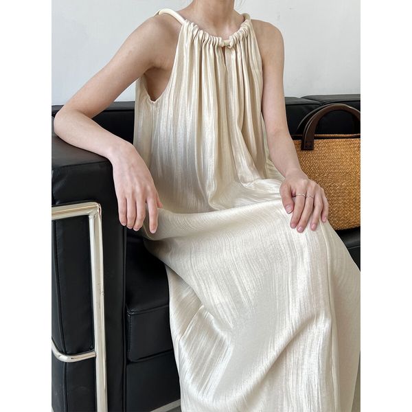 Loose-fitting Off-shoulder Sleeveless Maxi Dress with Halter Neck Tie Straps.