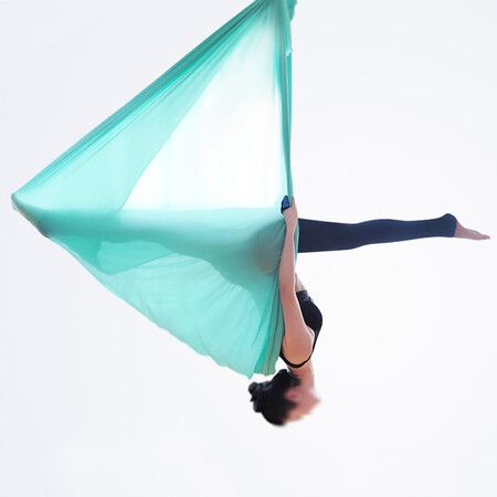 5m Aerial Silks Aerial Yoga Hammock Kit Yoga Swing Set Anti-Gravity Flying for Fitness, Low Non Stretch Nylon Fabric Hardware Included for Dance Green