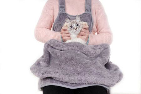 Machine washable cat bed  apron sleeping bag to prevent clothes from getting covered in fur