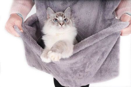 Machine washable cat bed  apron sleeping bag to prevent clothes from getting covered in fur