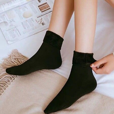 Female Winter Fleece Thick Warm Socks, Soft Boots Sleeping Socks Black （2 Pairs)