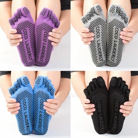 Portable Yoga Glove Sock Set Sweat-absorbing Non Slip Sports Five-toed Socks High Quality Half Finger Gloves Color Red