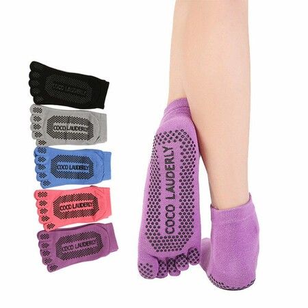 Portable Yoga Glove Sock Set Sweat-absorbing Non Slip Sports Five-toed Socks High Quality Half Finger Gloves Color Red