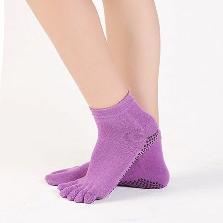 Portable Yoga Glove Sock Set Sweat-absorbing Non Slip Sports Five-toed Socks High Quality Half Finger Gloves Color Red