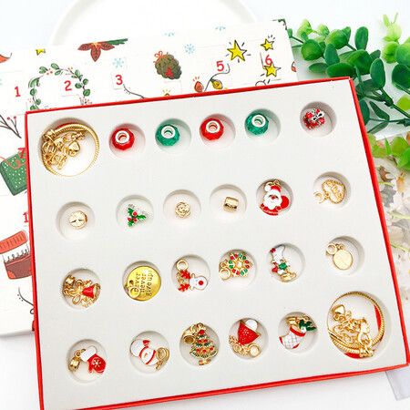 24 Days Christmas Gift Countdown Calendar Gifts,DIY Jewelry Making Kit,2 Charm Bracelets 22 Beads Making Kit for Kids Teens Adult Women(Gold)