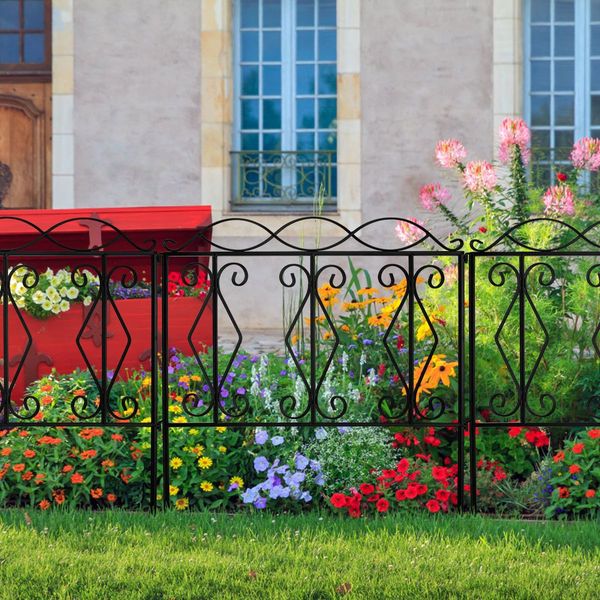 4 Pieces Decorative Garden Fence with Interlock Design for Path