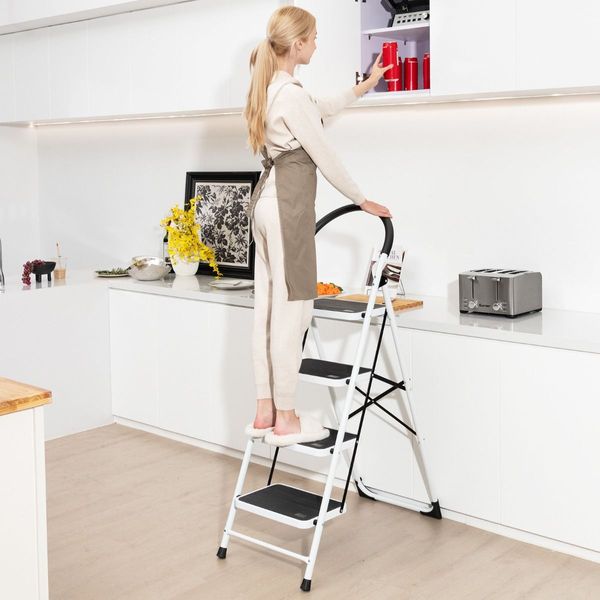 4-Step Ladder with Convenient Handgrip and Anti-Slip Pedal for Home/Garden