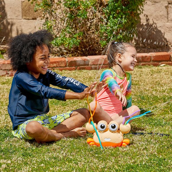 Water Sprinkler for Kids Crab Spray Sprinkler with Wiggle Tubes and Spinning Eyes, Kids Sprinkler Water Toys for Outdoor Yard