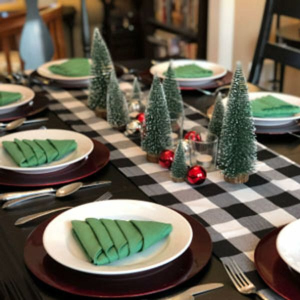 Bottle Brush Christmas Trees Mini Christmas Trees Small Christmas Trees Mini Pine Trees Desktop Miniature Christmas Trees with Snow and Wooden Base for Crafting Decorations (Tree Green 4pcs)