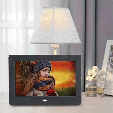 USB Powered Digital Picture Frame 7 Inch Digital Photo Frame， Only Compatible USB Disk and TF card (Black)