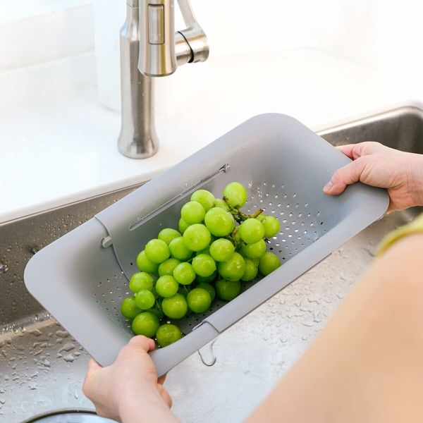 Over the Sink Colander Strainer Basket, Wash Vegetables and Fruits, Drain Cooked Pasta and Dry Dishes (50 x 20 cm) Gray