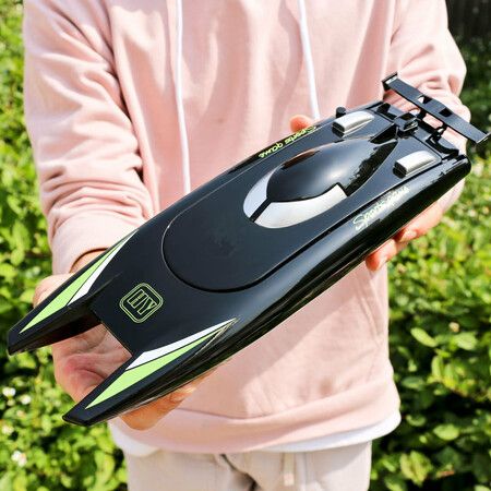 2.4G Double Motor Remote Control Boat High Speed Yacht Children Racing Boat Water Racing Boys Toy (Black)