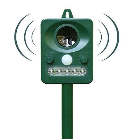 Solar Animal Repeller with Motion Sensor,Outdoor Solar Ultrasonic Animal Repeller Lights Flash Bird Repeller