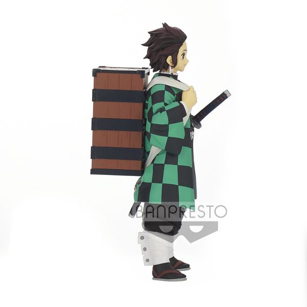 Official Demon Slayer 18090 Kimetsu No Yaiba Vol. 19 Tanjiro Kamado Figure 15 cm Anime Merchandise Collectible