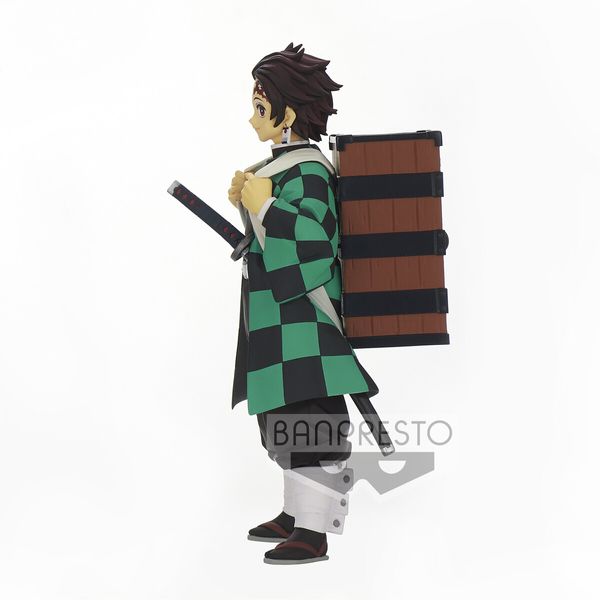 Official Demon Slayer 18090 Kimetsu No Yaiba Vol. 19 Tanjiro Kamado Figure 15 cm Anime Merchandise Collectible