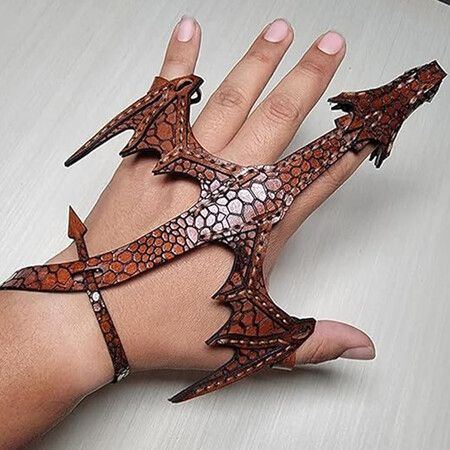 Leather Hand Dragon Bracelet,Vintage Handmade Wrap Around Wrist Finger Bracelet Cosplay Cool Leather Dragon Cuff Bracelet Decoration Accessories Jewelry Gift, Brown