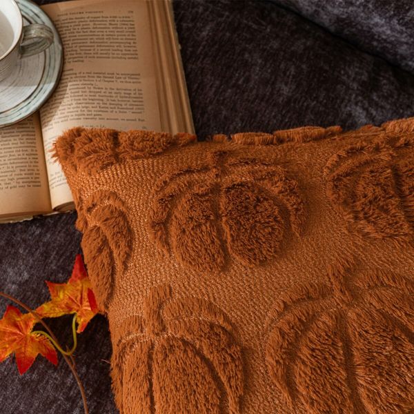 Pumpkin Fall Decorative Throw Pillow Covers,Set of 2 Rust Red Soft Faux Fur Pillow Covers for Autumn Harvest,Fluffy Plush Accent Pillow Cases for Farmhouse Couch Cushion Covers (Brown,45 x 45cm)