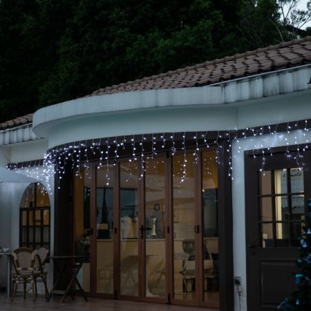 Stockholm Christmas Lights SNOWING ICICLES Curtain Lights 480 Cool White LEDs