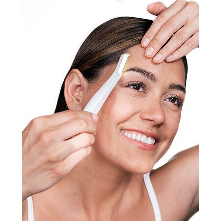 Reveal Flawless Skin with the Glo Lighted Dermaplane Exfoliator! Non-Vibrating for Gentle, Precise Exfoliation