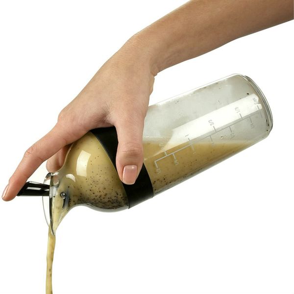 Easy-to-Use Salad Dressing Shaker