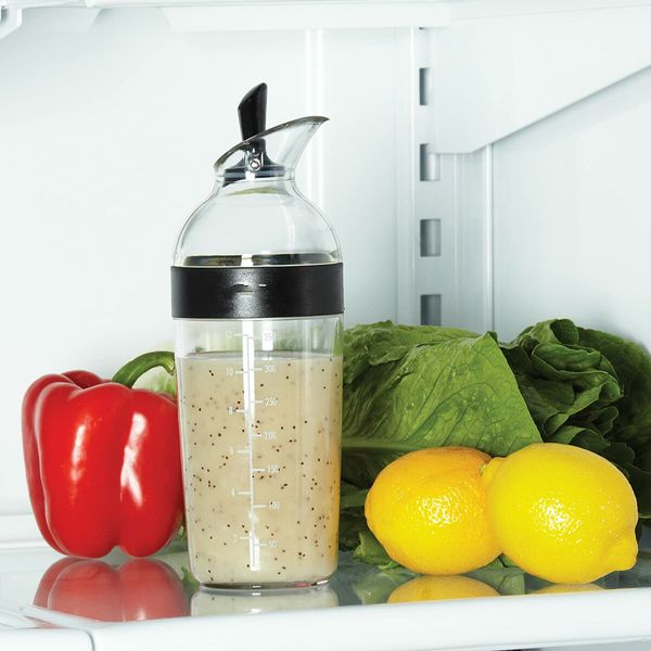 Easy-to-Use Salad Dressing Shaker