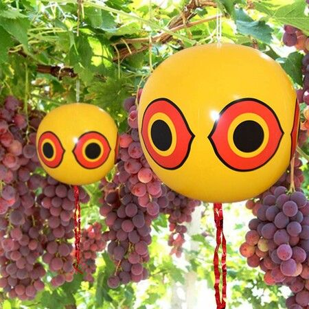 3-Pack Reflective Eyes Bird Repellent Balloons: Scare Away Birds and Protect Your Garden with Realistic Design and Easy Setup